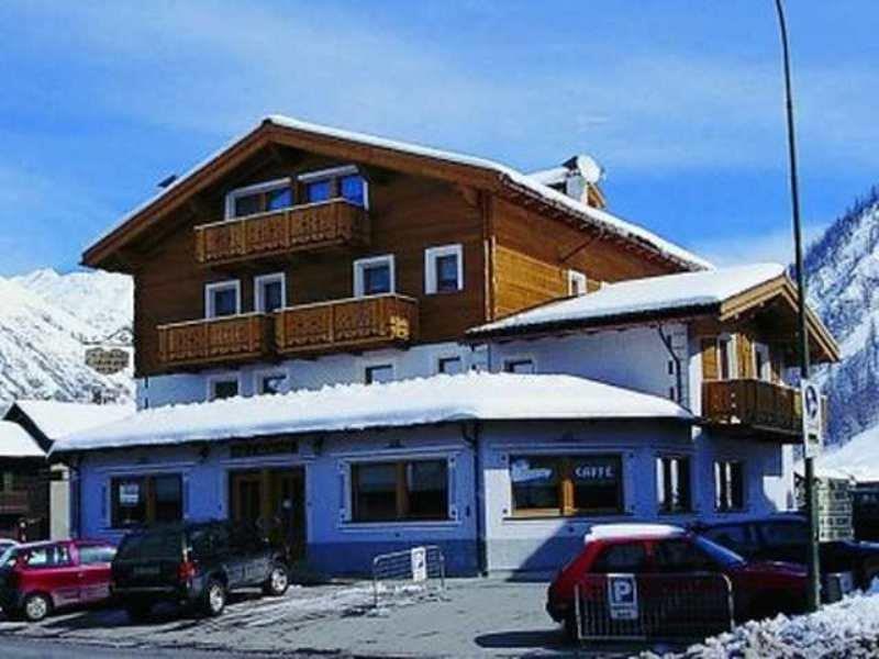 Albergo Caravasc ليفينو المظهر الخارجي الصورة
