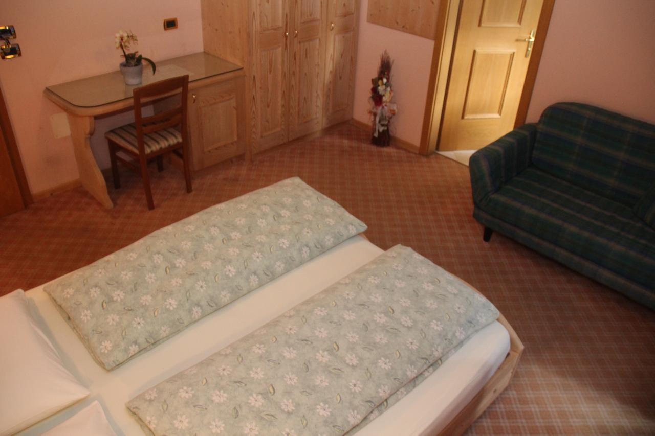 Albergo Caravasc ليفينو المظهر الخارجي الصورة