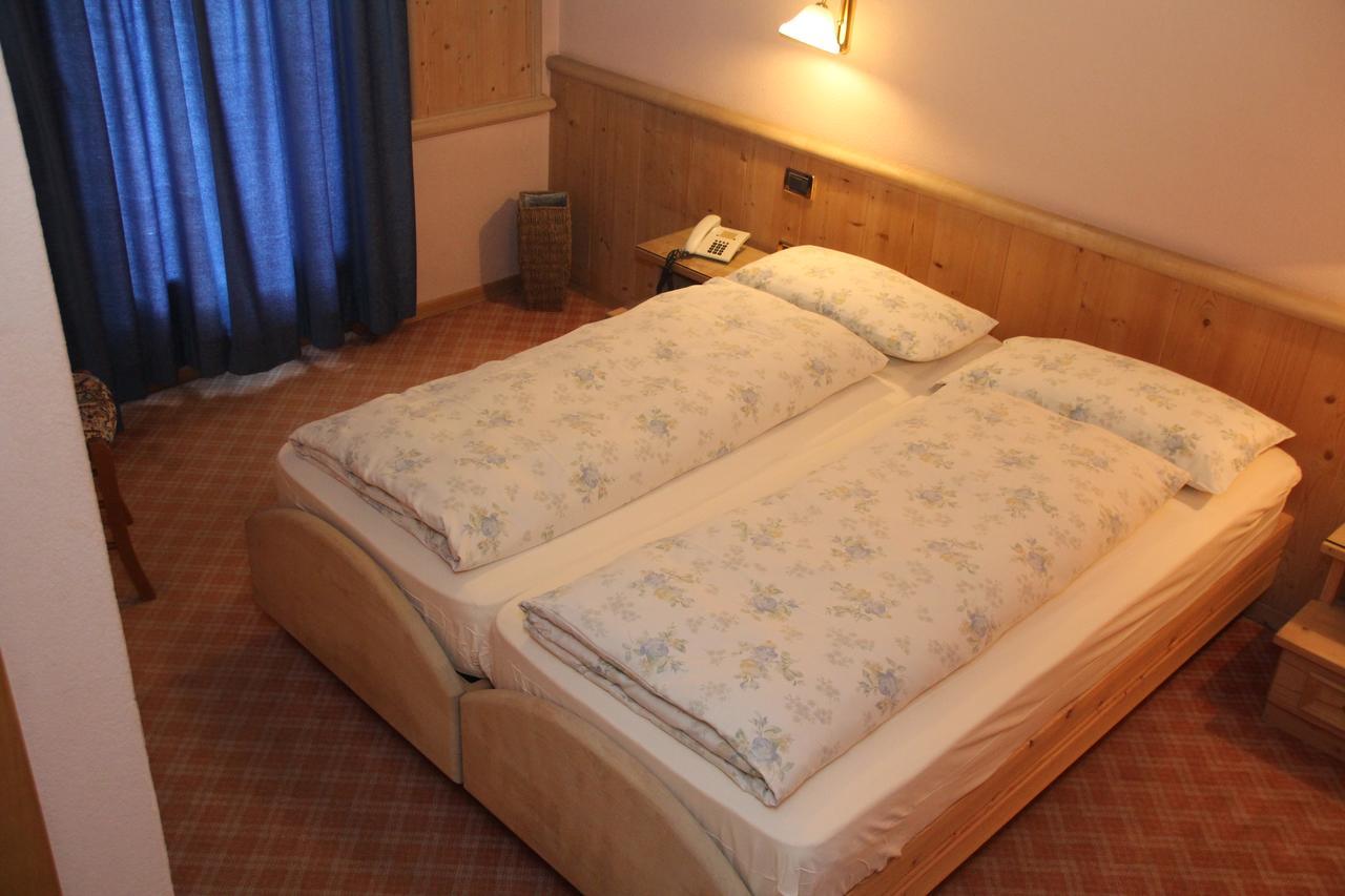 Albergo Caravasc ليفينو المظهر الخارجي الصورة